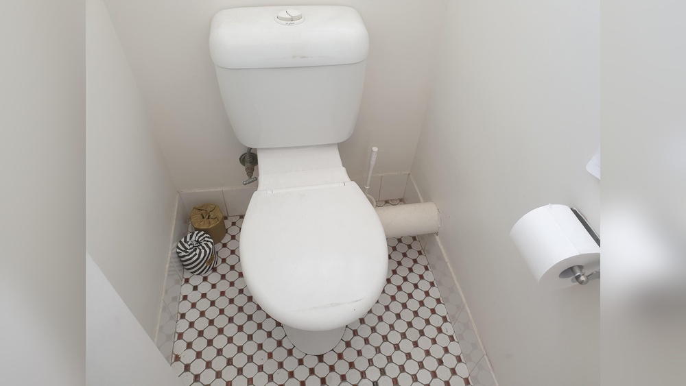 How to Cover Toilet Waste Pipe Or Drain Pipe